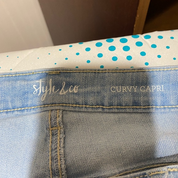Style & Co. denim capris, 6p - Picture 4 of 5